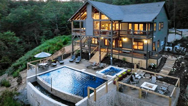 Cabin  Mineral Bluff