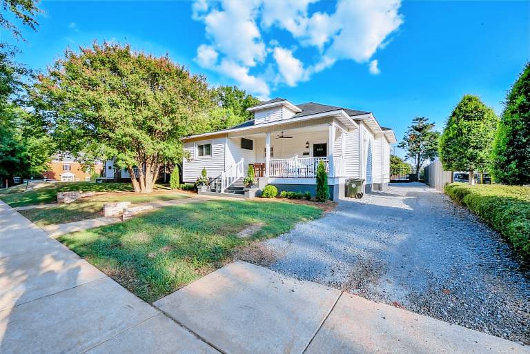 Family-friendly house with BBQ & yard | City view | Good for workation | Pets are welcome — photo 4
