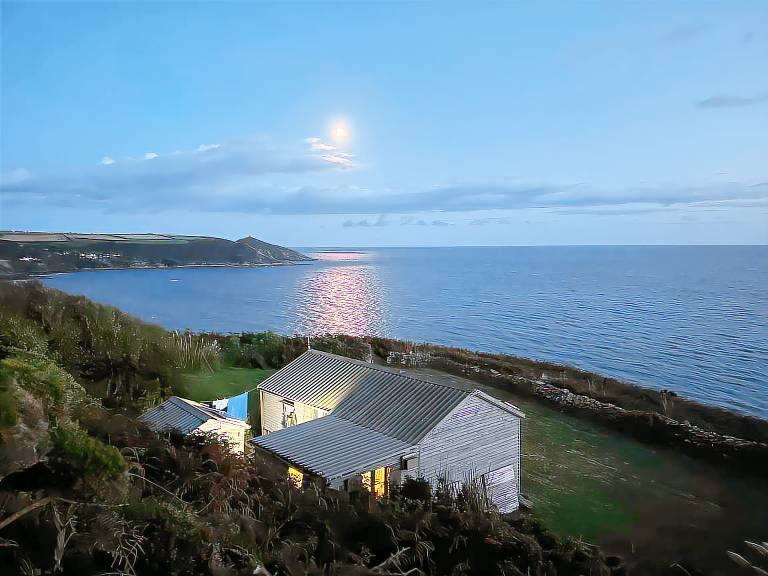 Cottage with garden | Beach view — photo 2