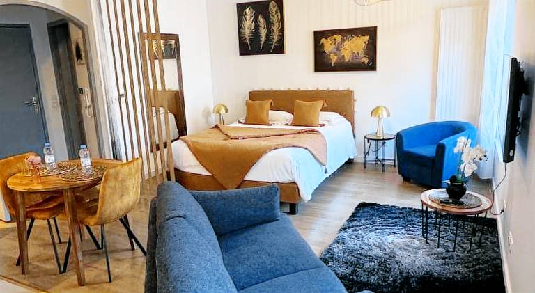 Apartment with pool & hot tub in Aix-les-Bains