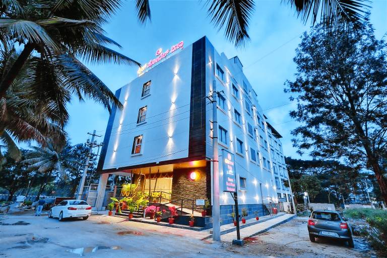 Click Hotel Vista International Airport