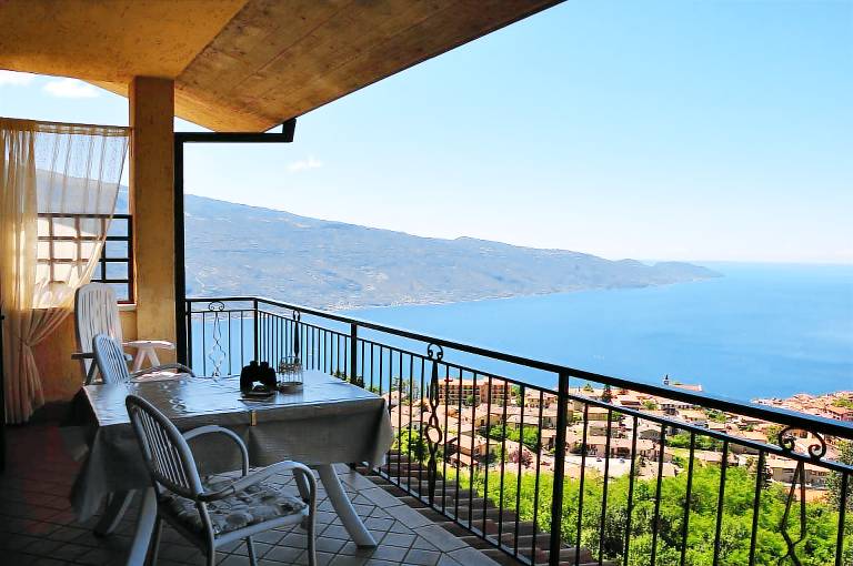 Apartment "Stella del Garda 1" with Balcony & Wi-Fi — photo 3
