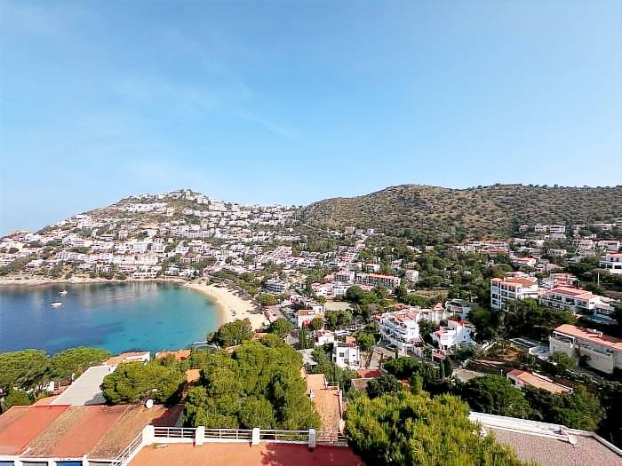 Family-oriented charming rental apartment with barbecue & terrace | Beach nearby | Pet-friendly — photo 4