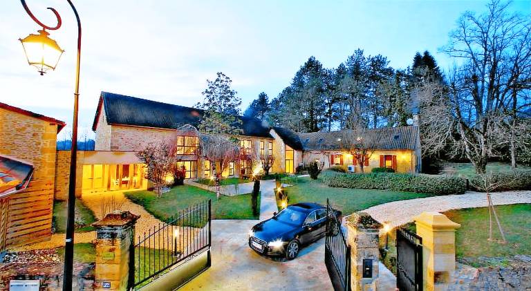 Serviced apartment with garden & terrace in Sarlat-la-Canéda