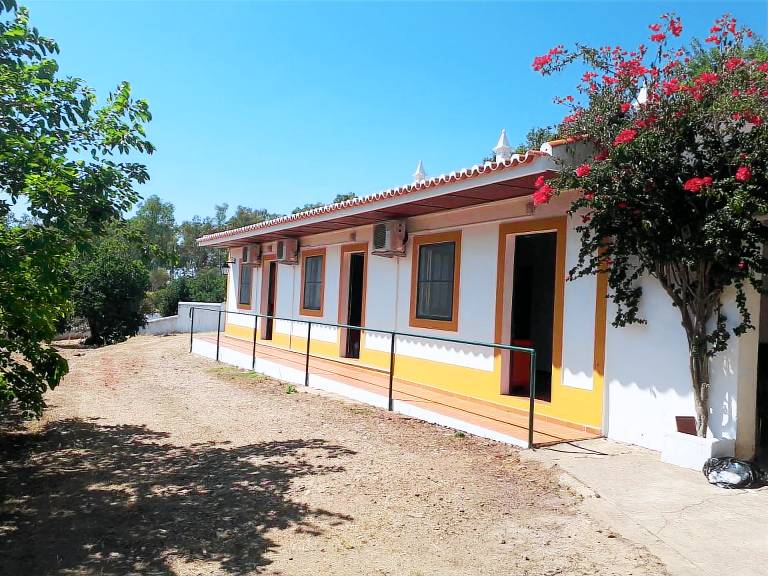 Rental apartment with BBQ, terrace & pool | Garden view | Good for workation — photo 3