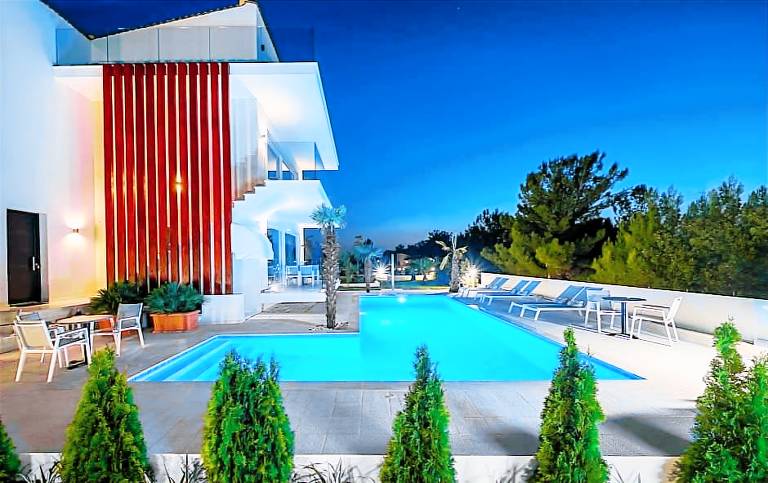 Απαρχοτέλ  Skala Rachoniou