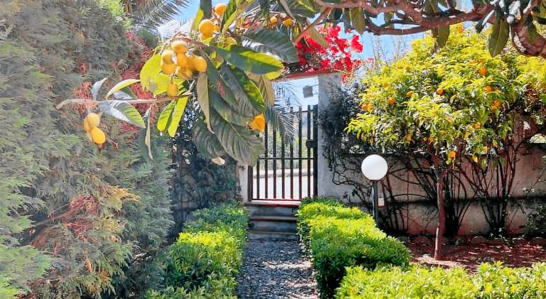 Vacation home with 2 rooms for 6 persons in Cosenza