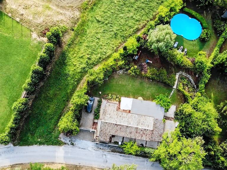 Fully equipped house with private pool, grill & yard | Pet-friendly — photo 2