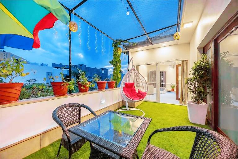 Penthouse with Jacuzzi steam bath &foot massag