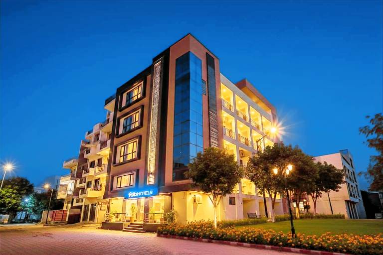 FabHotel The Diamond