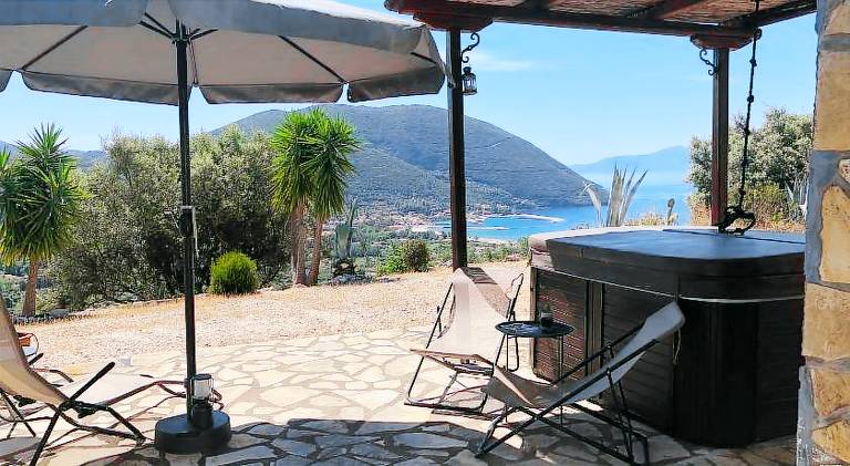 Fully equipped ample villa with patio, jacuzzi & yard | Pet-friendly — photo 5