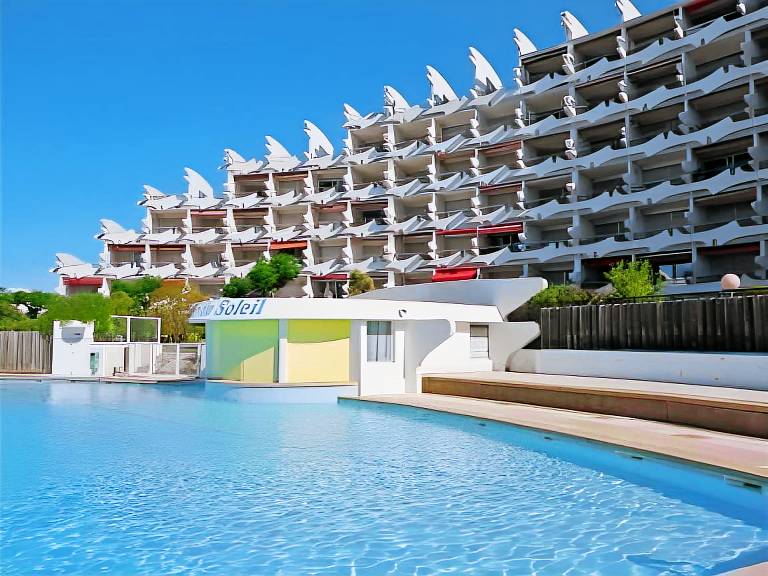 Beautiful holiday apartment with pool | Close to the beach | Pet-friendly in La Grande-Motte