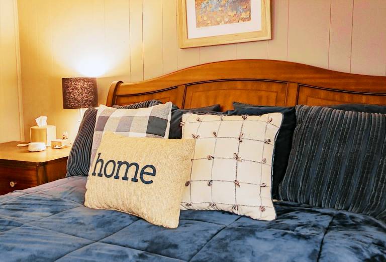 Aspen Room Serene Retreat at Columbine