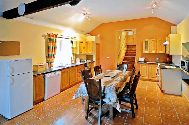 Fully equipped cottage with barbeque, terrace & yard | Pets allowed — photo 4