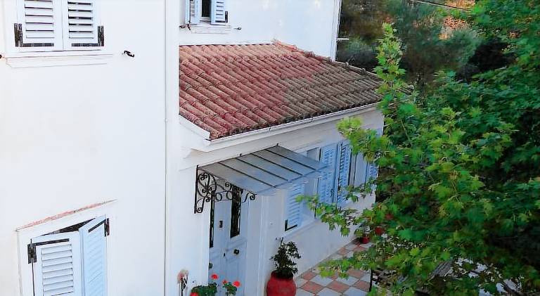 Vacation home with garden & terrace — photo 5