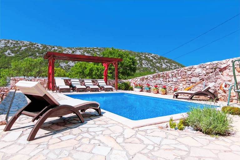 Fully equipped nice vacation home with terrace, private pool & sauna | Pets allowed in Crikvenica