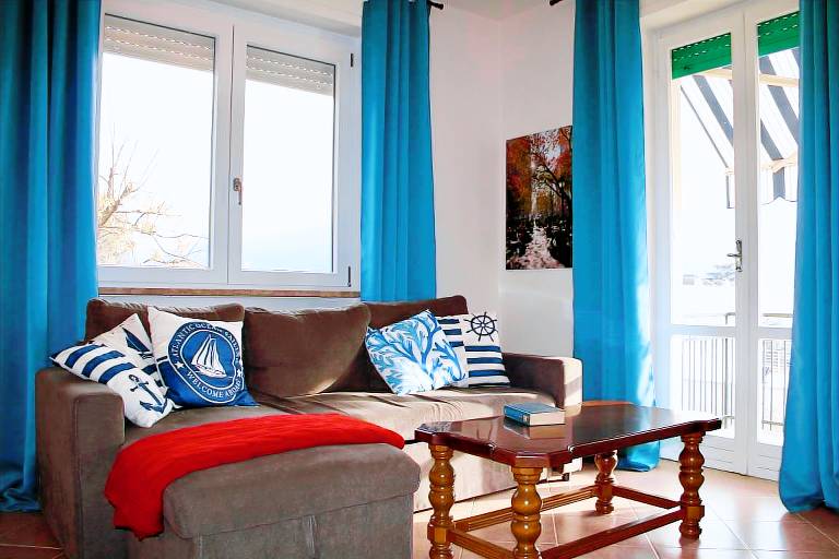 Fully equipped rental apartment with pool, fast internet & yard | Lake view | Pets are welcome in Torri del Benaco