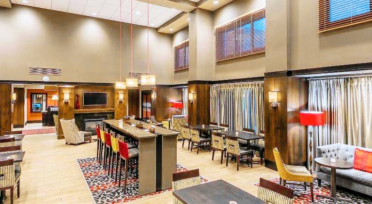 Hampton Inn & Suites Columbus Polaris — photo 2
