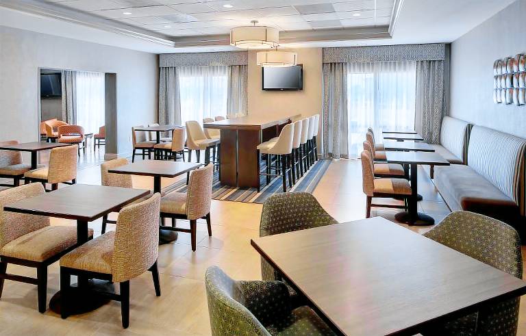 Hampton Inn Boston-Logan Airport — photo 4
