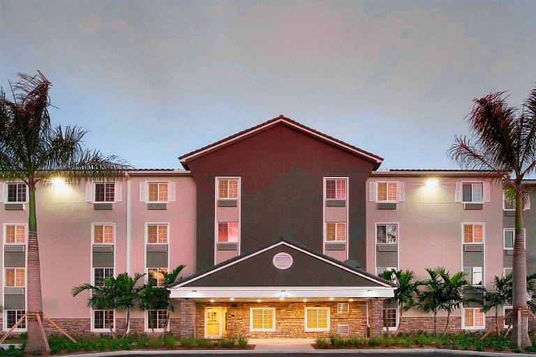 Extended Stay America Select Suites - Deerfield Beach in Deerfield Beach, FL