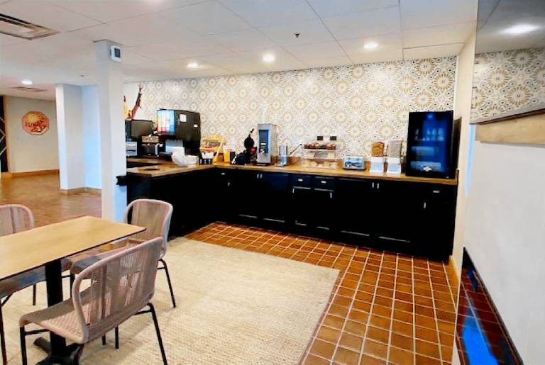 La Quinta Inn & Suites by Wyndham Tempe University / Phoenix — photo 5