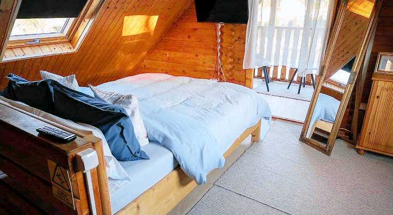 Vacation home with jacuzzi — photo 2