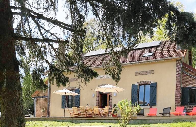 Pleasant gite with yard & terrace | Pet-friendly in Troyes