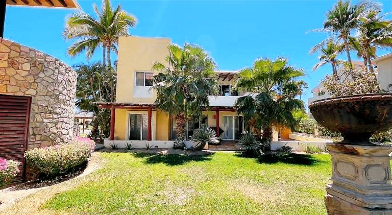 1000 m&sup2; Villa