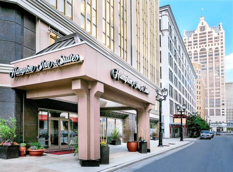 Hampton Inn & Suites Milwaukee-Downtown in Milwaukee, WI