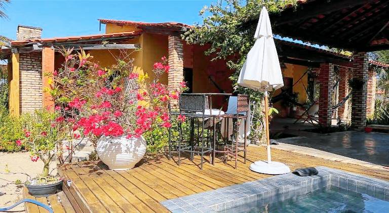 House with jacuzzi & pool — photo 3