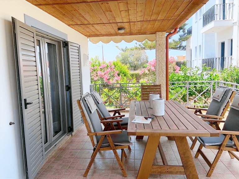 Apartment with terrace — photo 5