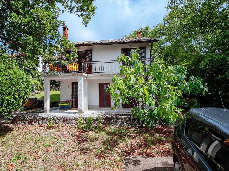 Fully equipped holiday apartment with patio, barbeque & yard | Pet-friendly — photo 4