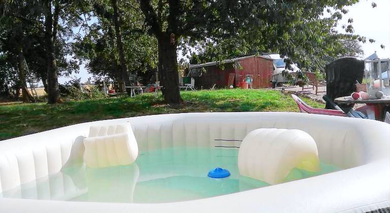 Vacation home with pool & jacuzzi | Pets are welcome — photo 3