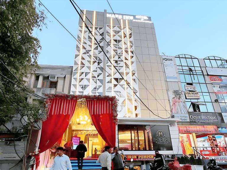 Apartment  Sector 15