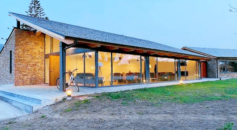 Child-friendly vacation home with garden, pool & patio | Pet-friendly — photo 4