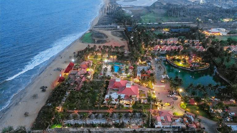 Resort ECR Beach