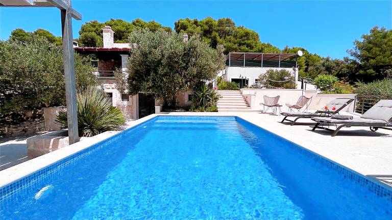 Villa with terrace, garden & private pool | Sea view — photo 5