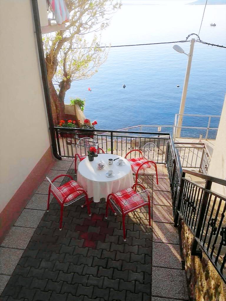 Holiday apartment in the first row to the sea — photo 5