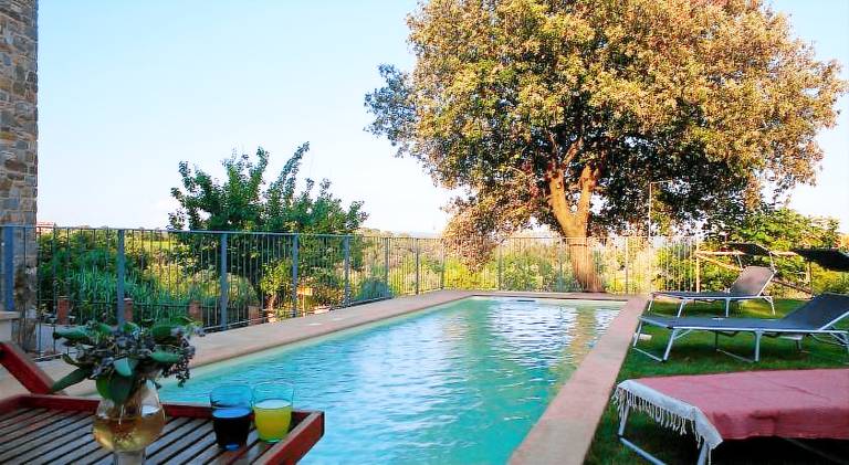 Farm with barbeque, pool & yard | Pets allowed — photo 3