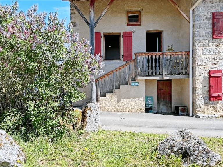 Cottage with barbeque & garden — photo 2