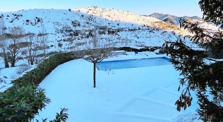 Beautiful rental apartment with private pool, terrace & barbeque | Pet-friendly — photo 5
