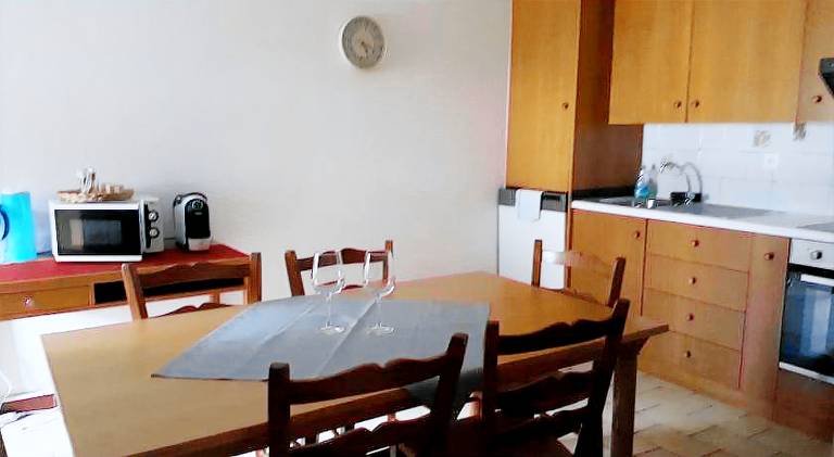 Holiday apartment with garden & patio — photo 5