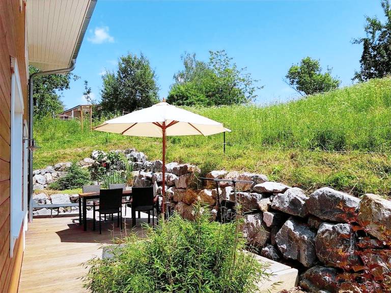 Holiday Home 'Feigengarten, 85qm' with Private Terrace, Shared Garden and Wi-Fi in Tuebingen