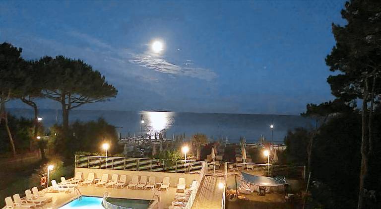 Wonderful serviced apartment with patio & pool | Beach nearby | Dogs allowed in Caorle