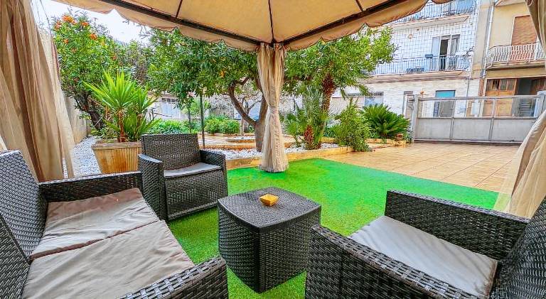 Holiday apartment with hot tub — photo 2