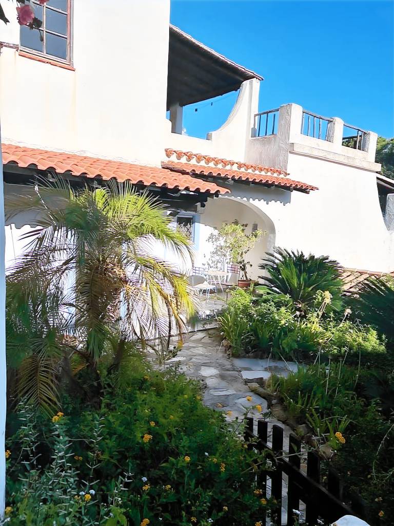 Apartment with pool, garden & barbeque | Garden view | Pets allowed — photo 2