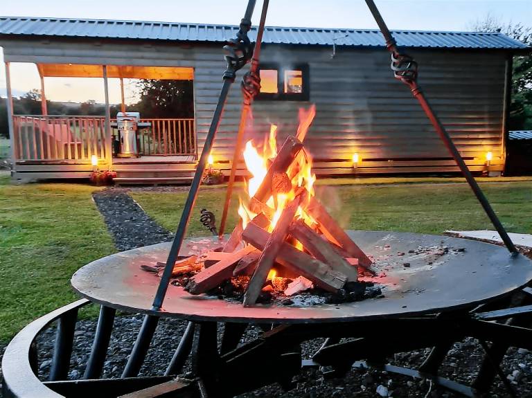 Lodge with terrace & BBQ — photo 2