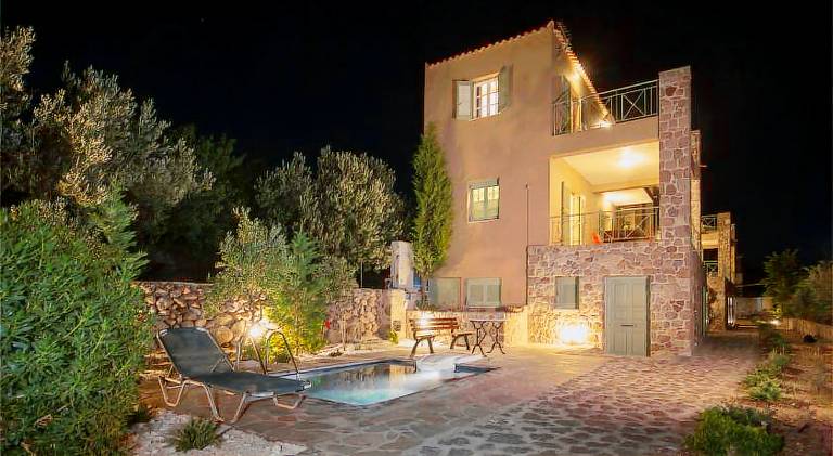 Villa with patio & garden — photo 3