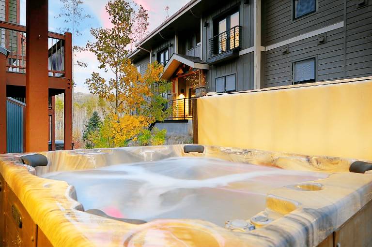 Downtown WP Chalet 100 I Private Hot Tub I Great Views I Arcade I Bunk Room I Discounted Attractions — photo 5