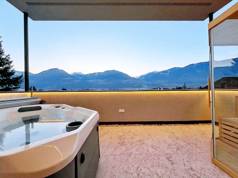 House with sauna, private pool & patio | Mountain view — photo 3